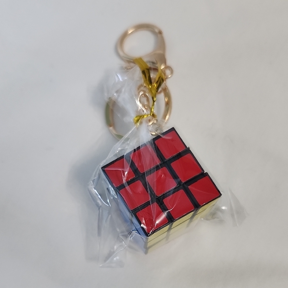Source Unknown Red and Gold Cube Key Holder